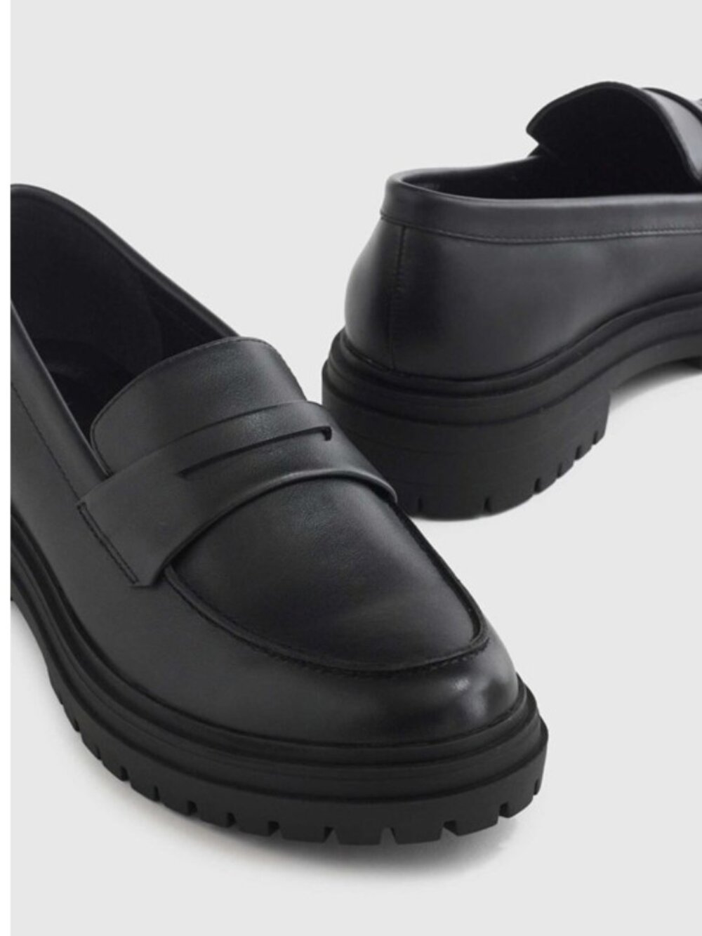 QUINCE Black Italian Leather Lug Sole Chunky Loafers Size 9.5